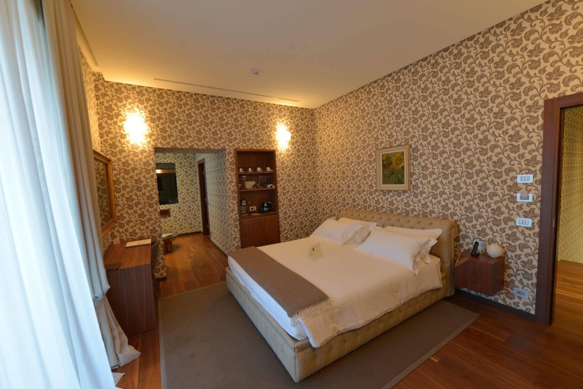 Villa Lario Resort Mandello Mandello del Lario Eksteriør billede